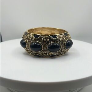 1321.‎ Cara New York Gold and Black Women's Bracelet Hinge Closure